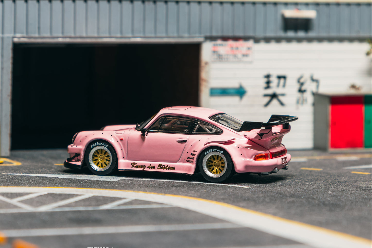 Tarmac Works 1:64 Porsche 911 RWB (930) Southern Cross Rosa