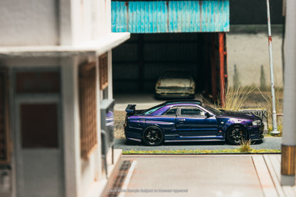 Nissan Skyline R34 GT-R Z-Tune Purple Metallic 1:64 Modellauto Frontansicht