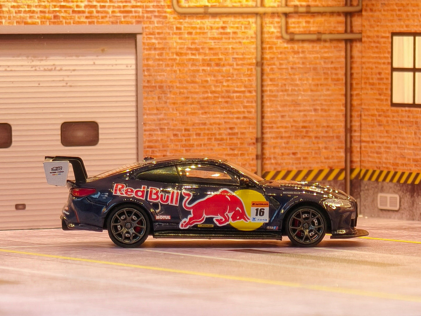 BMW M4 G82 RedBull